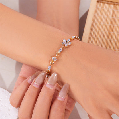 Sparkling Flower Pendant Bracelet